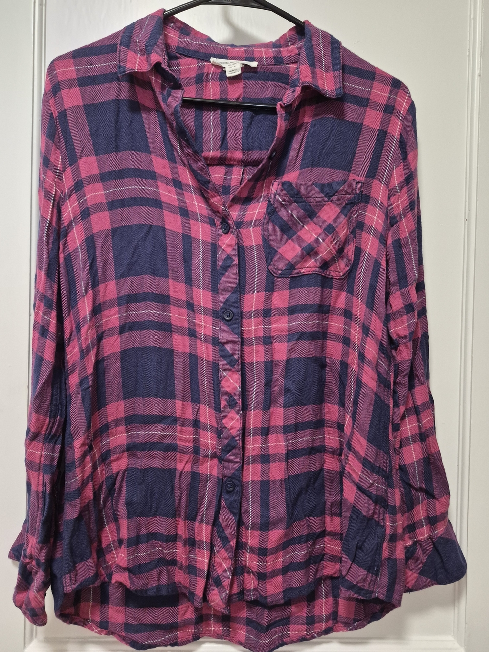 beachlunchlounge Navy and Pink Plaid Button-Up Shirt